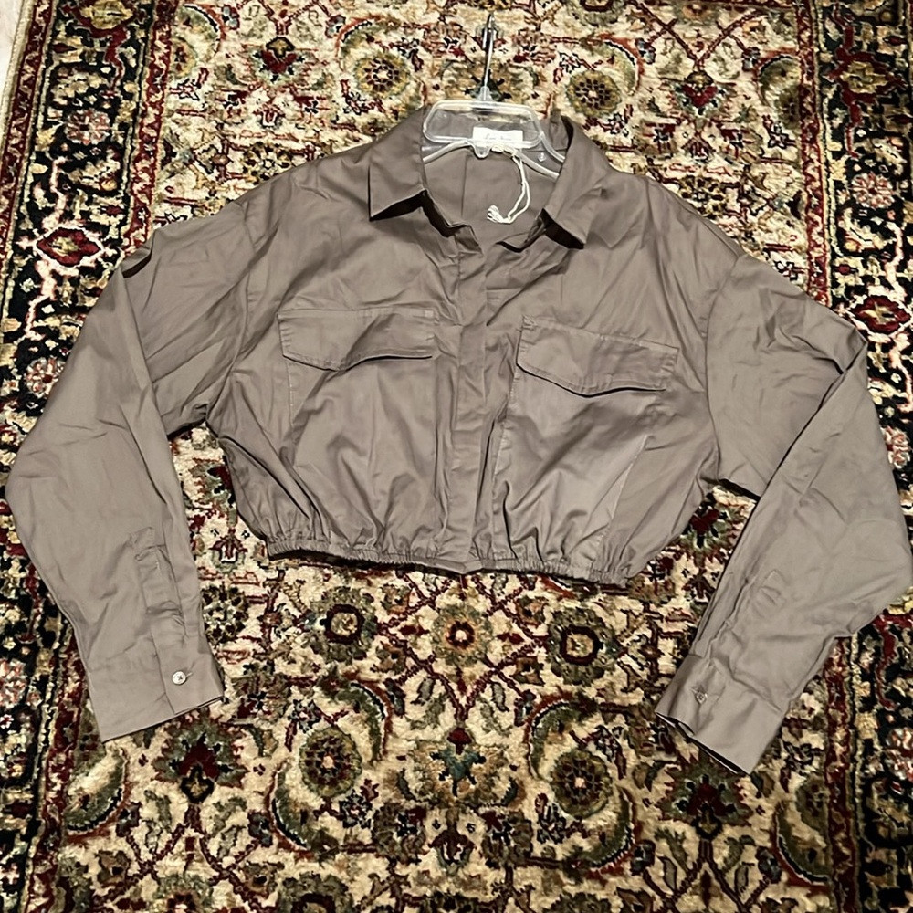 Love Notes Cropped Button Down Shirt in Olive Brown Size Medium NWOT